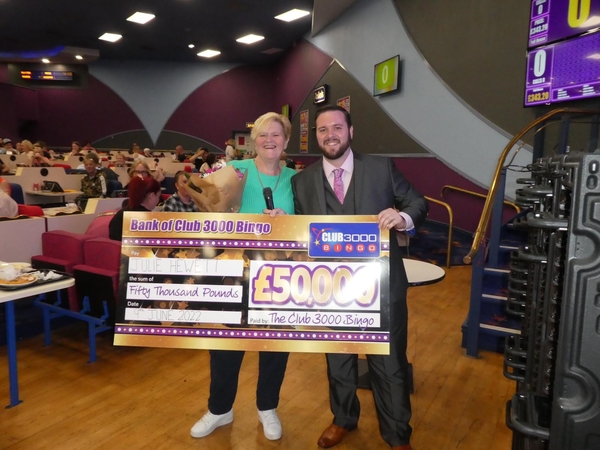 Jackpot Winner - Julie Hewett, Club 3000 Cardiff - 600x450